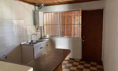 Se arrienda casa céntrica- Villa Pdte Ibañez .