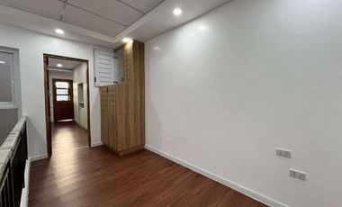 Brgy.Roxas Quezon City For Sale 3 Storey Townhouse 4 Bedrooms near Scout Reyes rg