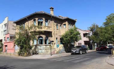 Casona Colonial en zona típica de Santiago, a pasos de estación de Metro Matta