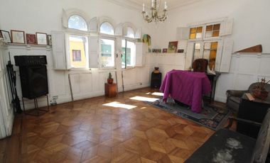 Casona Colonial en zona típica de Santiago, a pasos de estación de Metro Matta