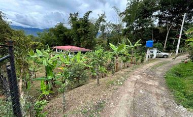 Casa lote 200M2 plano 
🏡 Tu refugio campestre a solo minutos de la ciudad 🌿 ideal para pensionados