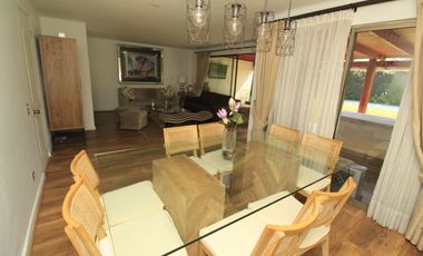 OPORTUNIDAD BELLAMENTE REMODELADA Y EQUIPADA FULL- Casa venta Peñalolén Condominio