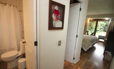 OPORTUNIDAD BELLAMENTE REMODELADA Y EQUIPADA FULL- Casa venta Peñalolén Condominio