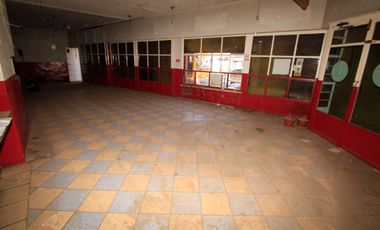 LOCAL ESQUINA EN PLENA AVENIDA FERMIN VIVACETA