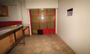 LOCAL ESQUINA EN PLENA AVENIDA FERMIN VIVACETA