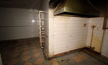 LOCAL ESQUINA EN PLENA AVENIDA FERMIN VIVACETA