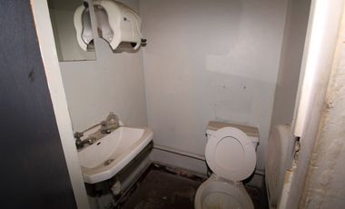 LOCAL ESQUINA EN PLENA AVENIDA FERMIN VIVACETA