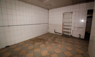 LOCAL ESQUINA EN PLENA AVENIDA FERMIN VIVACETA