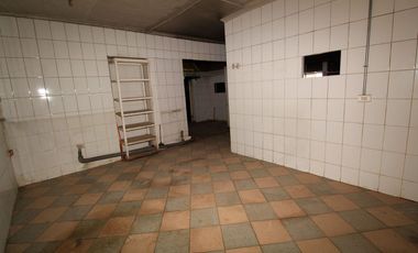 LOCAL ESQUINA EN PLENA AVENIDA FERMIN VIVACETA