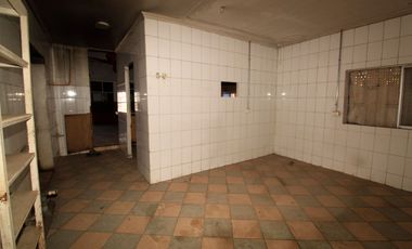 LOCAL ESQUINA EN PLENA AVENIDA FERMIN VIVACETA