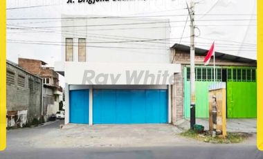 Ruko 2 Lantai di Jl. Brigjend Sudiarto Serengan, Solo, Siap Pakai