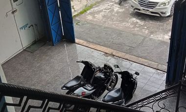 Ruko 2 Lantai di Jl. Brigjend Sudiarto Serengan, Solo, Siap Pakai