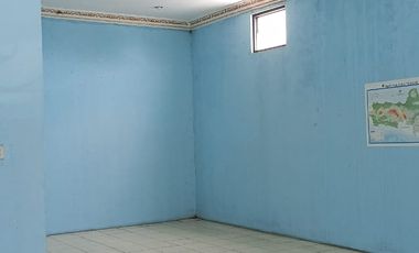 Ruko 2 Lantai di Jl. Brigjend Sudiarto Serengan, Solo, Siap Pakai