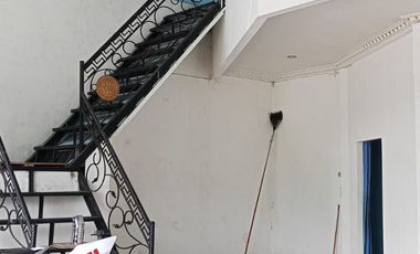 Ruko 2 Lantai di Jl. Brigjend Sudiarto Serengan, Solo, Siap Pakai