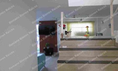 Juriquilla vendo linda casa cerquita de la UVM