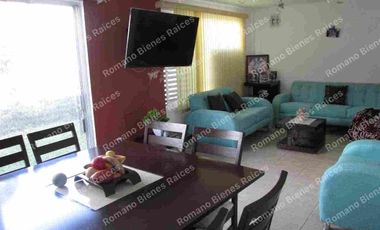 Juriquilla vendo linda casa cerquita de la UVM