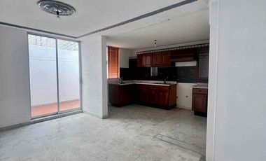 Casa en venta al sur de la ciudad en La Estancia muy cerca de Villasuncion
