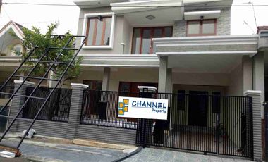 Rumah strategis disewakan  di anggrek loka BSD