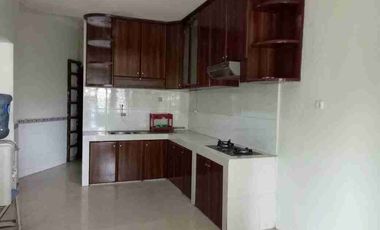 Rumah strategis disewakan  di anggrek loka BSD