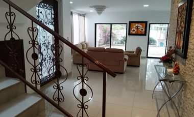 Casa de alquiler amoblada, Urb. Santa María de Casa Grande, 4 dormitorios.