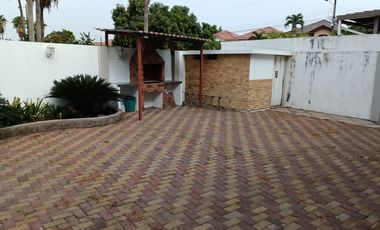 Casa de alquiler amoblada, Urb. Santa María de Casa Grande, 4 dormitorios.