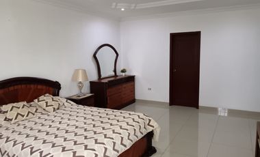 Casa de alquiler amoblada, Urb. Santa María de Casa Grande, 4 dormitorios.