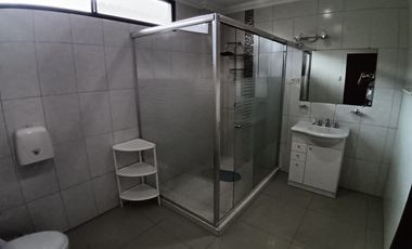 Casa de alquiler amoblada, Urb. Santa María de Casa Grande, 4 dormitorios.