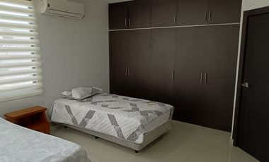 Casa de alquiler amoblada, Urb. Santa María de Casa Grande, 4 dormitorios.