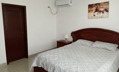 Casa de alquiler amoblada, Urb. Santa María de Casa Grande, 4 dormitorios.