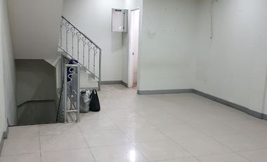 SALE/RENT Shophouse 4,5 floor in HIGH TRAFFIC Mampang Prapatan - WALKING DISTANCE to TransJakarta