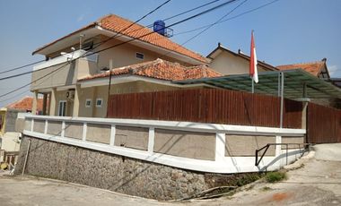 Rumah siap huni istimewa bagus Sariwangi bandung barat.view keren dan Strategis