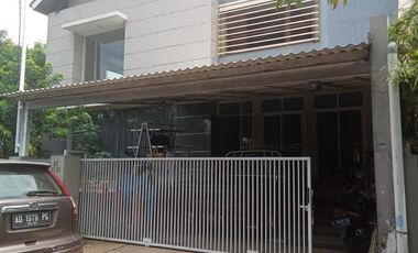 Dijual Rumah Mewah di Perumahan Deltasari Indah – Kureksari, Waru, Sidoarjo