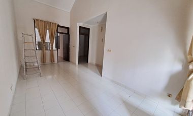 Disewakan Rumah Bagus LT102m di Alam Sutera Serpong TangSel, KD25100605