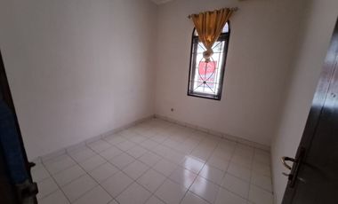 Disewakan Rumah Bagus LT102m di Alam Sutera Serpong TangSel, KD25100605