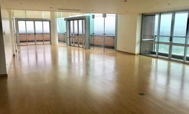 For Lease: Upper Penthouse located at Regent Parkway, BGC (beside Essensa)