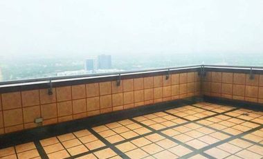 For Lease: Upper Penthouse located at Regent Parkway, BGC (beside Essensa)