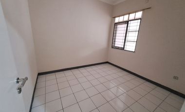 Disewakan Rumah Hook Bagus SHM LB150m di Regency Melati Mas Serpong TangSel, KD25100606