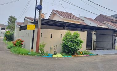 Disewakan Rumah Hook Bagus SHM LB150m di Regency Melati Mas Serpong TangSel, KD25100606
