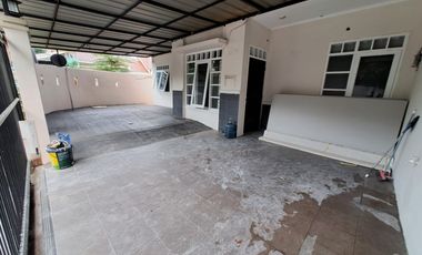 Disewakan Rumah Hook Bagus SHM LB150m di Regency Melati Mas Serpong TangSel, KD25100606