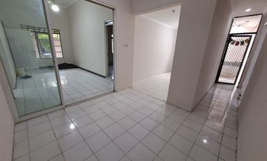 Disewakan Rumah Hook Bagus SHM LB150m di Regency Melati Mas Serpong TangSel, KD25100606