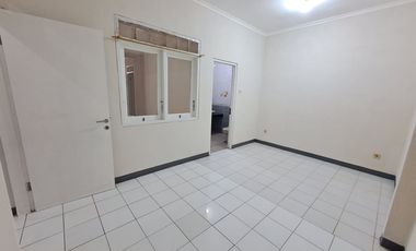 Disewakan Rumah Hook Bagus SHM LB150m di Regency Melati Mas Serpong TangSel, KD25100606