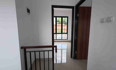 Townhouse Cantik di Jl Kayumanis Cuma 700 Meter Ke Jl Sholeh Iskandar 2KM ke Exit Tol Kayu Manis
