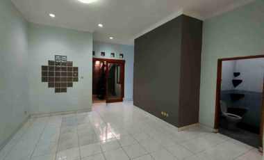 Sewa Rumah baru selesai renovasi di Cluster Batununggal Bandung dekat Tol Buah Batu