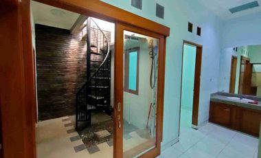 Sewa Rumah baru selesai renovasi di Cluster Batununggal Bandung dekat Tol Buah Batu