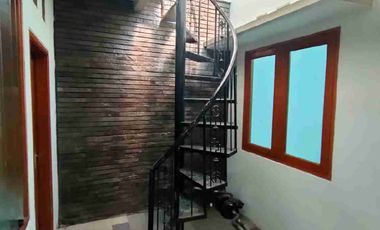 Sewa Rumah baru selesai renovasi di Cluster Batununggal Bandung dekat Tol Buah Batu