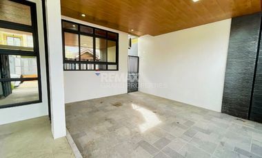 Modern Bungalow with 2 Apartments for Sale in Villa Victoria, San Fernando Pampanga