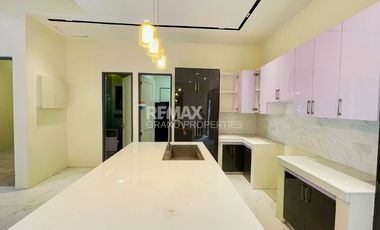 Modern Bungalow with 2 Apartments for Sale in Villa Victoria, San Fernando Pampanga