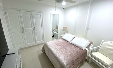 Alquiler de Apartamento en Pozos Colorados de 4 Habitaciones 3 baños.