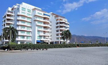 Alquiler de Apartamento en Pozos Colorados de 4 Habitaciones 3 baños.