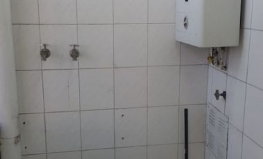 Venta Oficina piso 2 , 50 mts2, cocina , tres espacios separados, baño, cocina, estacionamiento, bodega.